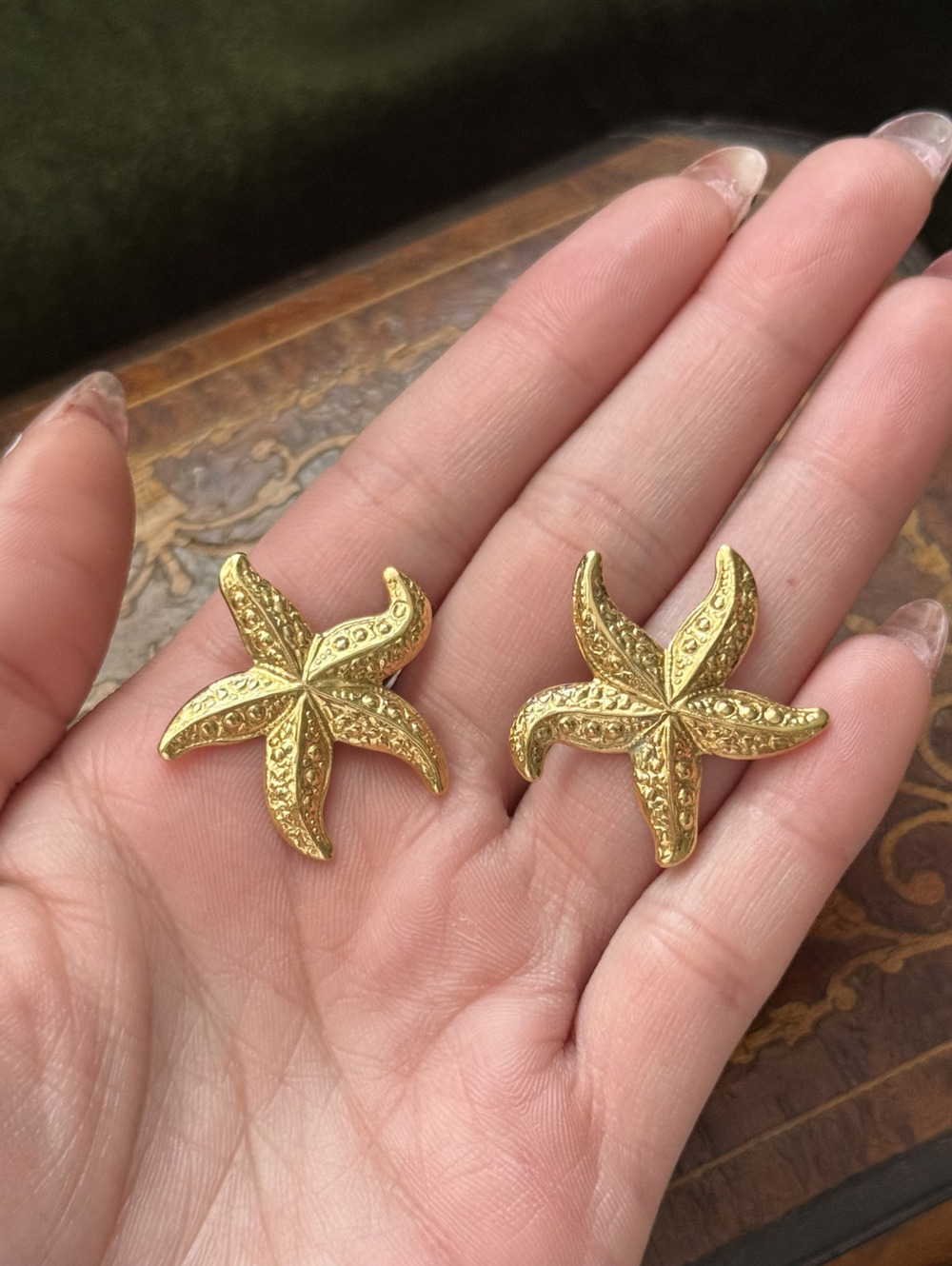 Vintage Star fish gold tone Earrings
